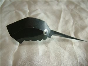 兜をかぶった鳥のペーパークラフト