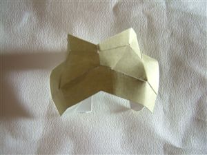 兜をかぶった鳥のペーパークラフト