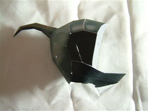 兜をかぶった鳥のペーパークラフト