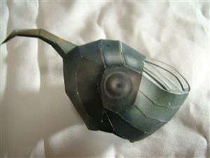 兜をかぶった鳥のペーパークラフト