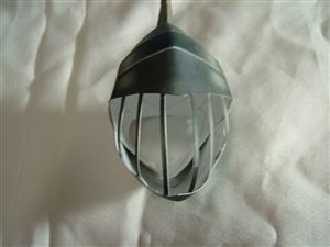 兜をかぶった鳥のペーパークラフト